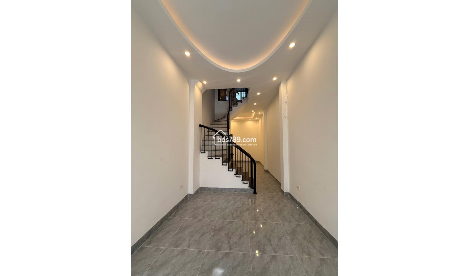 Bán Nhà 5 Tầng Tổ 12 Mậu Lương, Kiến Hưng – 33m², Ô Tô Vào Nhà, Kinh Doanh Tốt – Giá 8.5 Tỷ